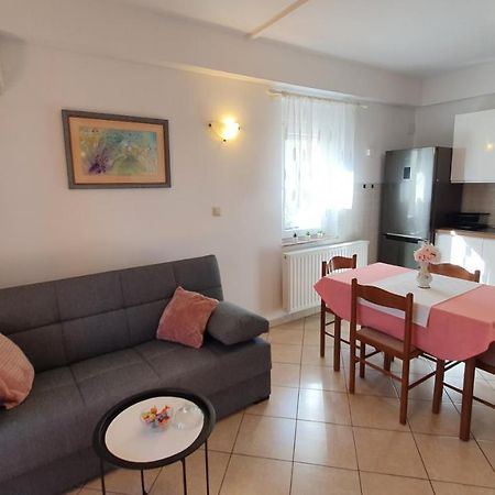 Apartment Nevenka 克尔克 外观 照片