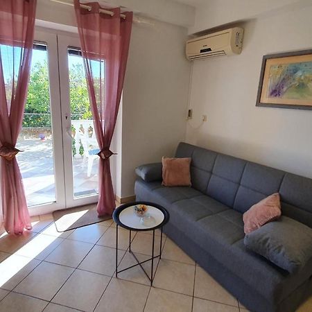 Apartment Nevenka 克尔克 外观 照片