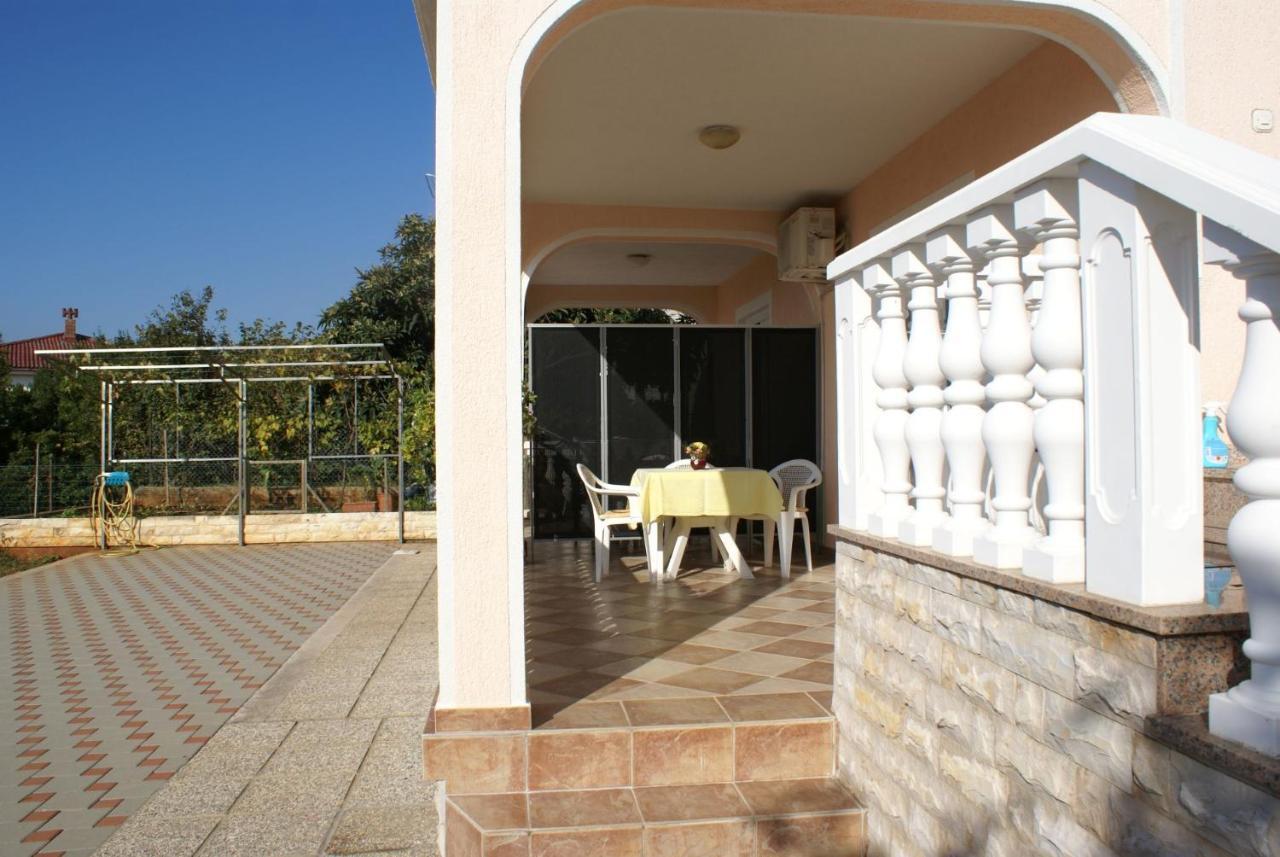 Apartment Nevenka 克尔克 外观 照片