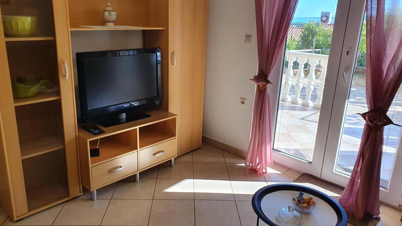 Apartment Nevenka 克尔克 外观 照片