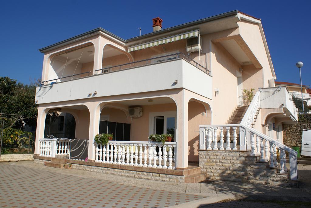Apartment Nevenka 克尔克 外观 照片